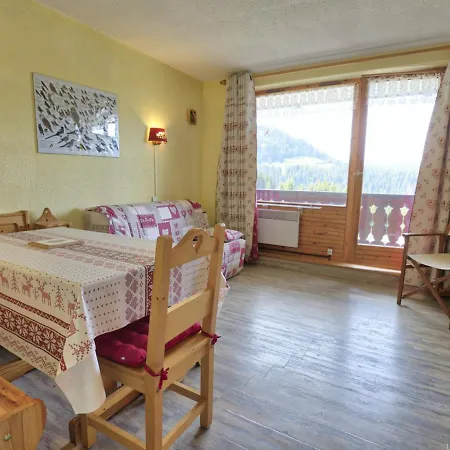 Cosy A 1450m Avec Vue Et Balcon, Proche Teleski - Fr-1-505-19 Notre-Dame-de-Bellecombe